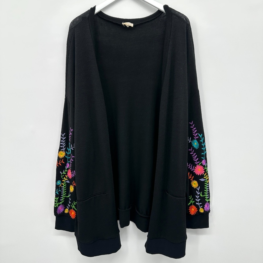 Layerz Clothing Cardigan Sweater Size 3X Slouchy Oversize Embroidered Artsy Open